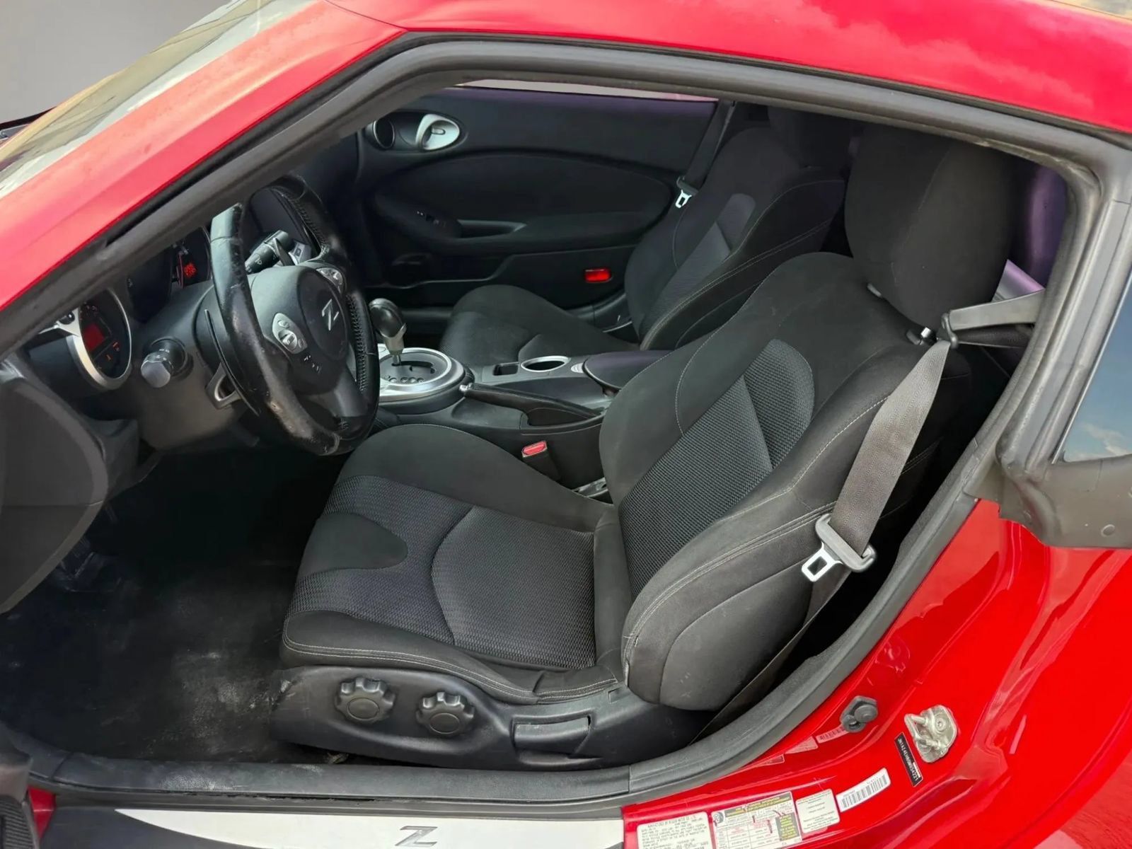 Used 2016 Nissan 370Z Coupe RWD image 10