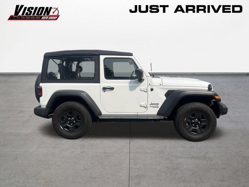 Used 2020 Jeep Wrangler Sport AWD/4WD image 5