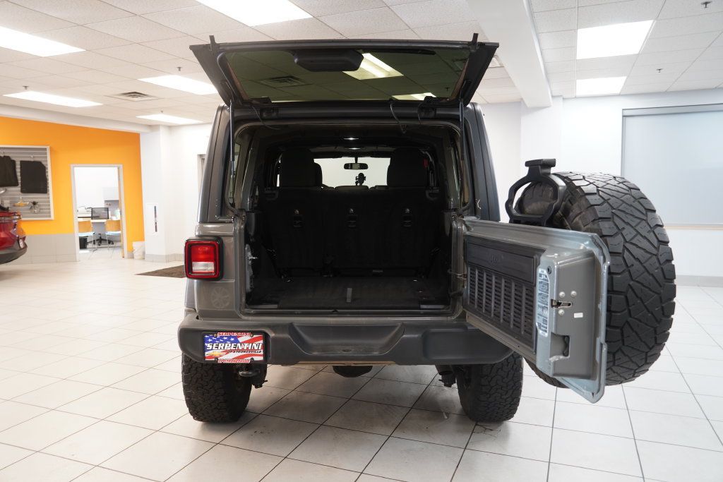 Used 2018 Jeep Wrangler Unlimited Sport AWD/4WD image 9