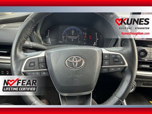 Used 2024 Toyota Grand Highlander AWD image 27