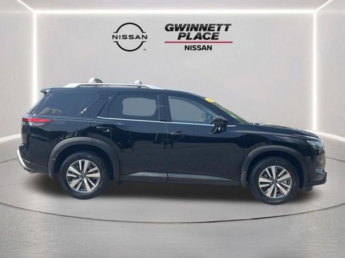 Used 2025 Nissan Pathfinder SL FWD image 24