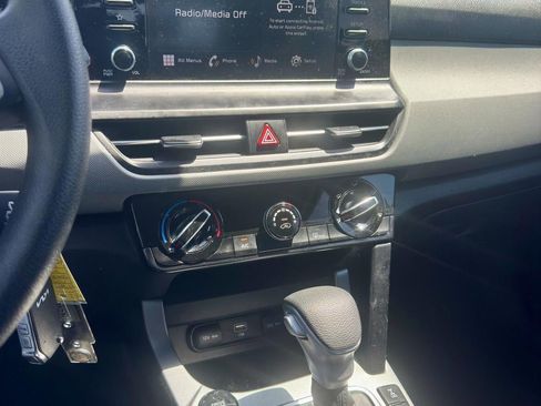 Used 2022 Kia Seltos S FWD image 19