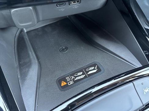 New 2025 Chevrolet Trax ACTIV w/ Sunroof Package FWD image 13