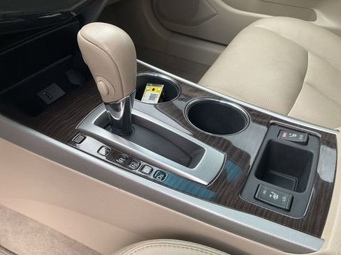 Used 2013 Nissan Altima 2.5 SL w/ Technology Pkg image 24