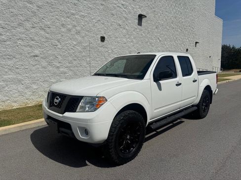 Used 2018 Nissan Frontier SV w/ Value Truck Package RWD image 13