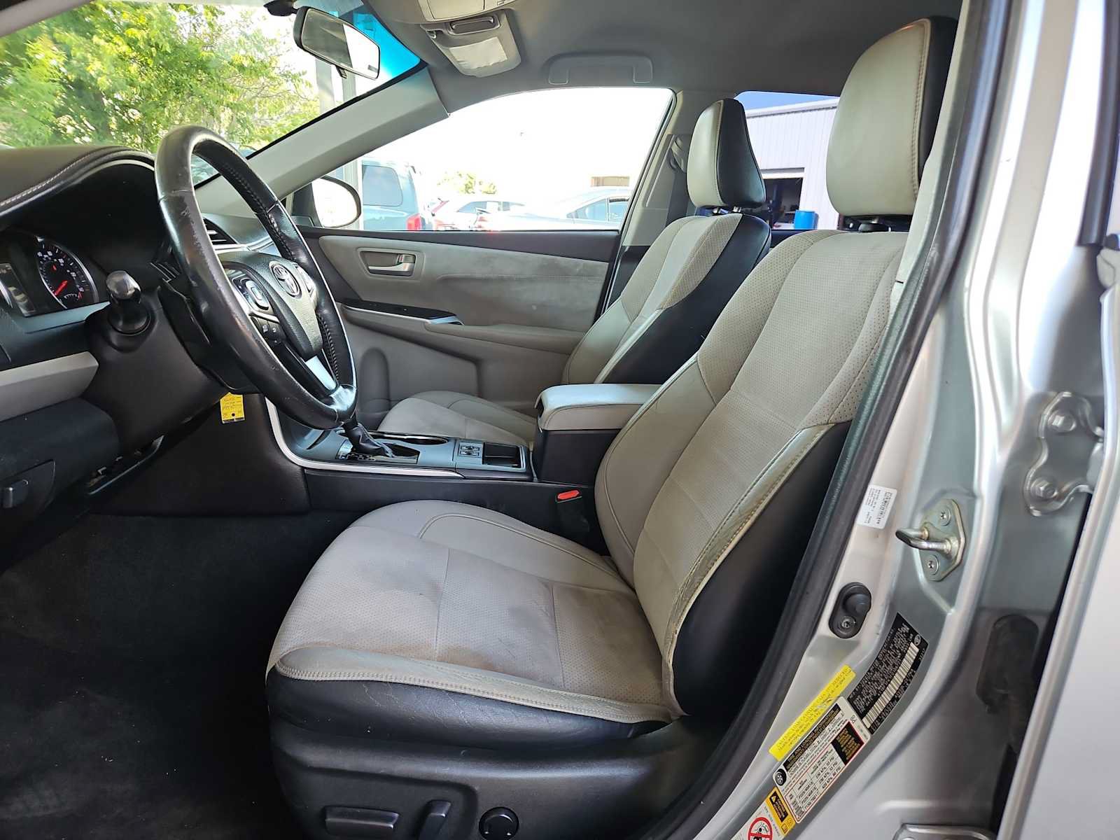 Used 2015 Toyota Camry XSE FWD image 9