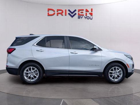 Used 2022 Chevrolet Equinox LT FWD image 6