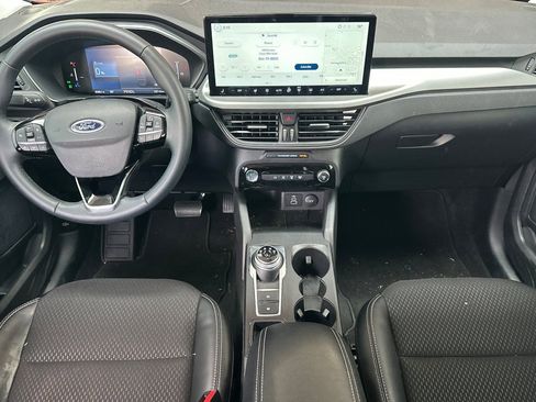 Used 2025 Ford Escape SE FWD image 9