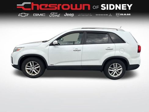 Used 2014 Kia Sorento LX image 2