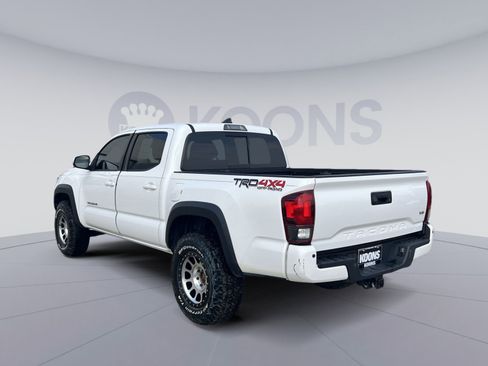 Used 2019 Toyota Tacoma SR image 4