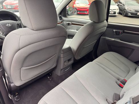 Used 2011 Hyundai Santa Fe GLS FWD image 16