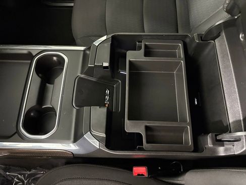 Used 2025 Chevrolet Silverado 2500 LT w/ Convenience Package image 34