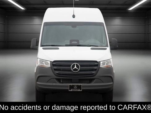 Used 2025 Mercedes-Benz Sprinter 2500 image 2
