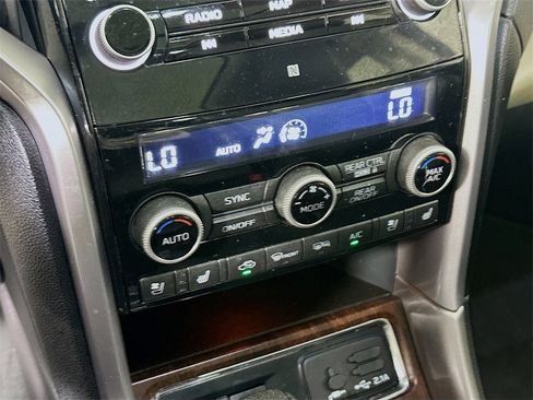 Used 2021 Subaru Ascent Touring w/ Popular Package #2A image 14