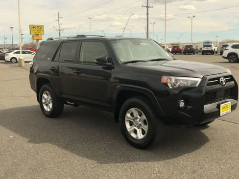 Used 2024 Toyota 4Runner SR5 Premium w/ Moonroof Package image 2