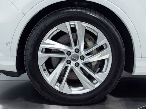 Used 2020 Audi Q7 3.0T Prestige w/ Prestige Package AWD/4WD image 28