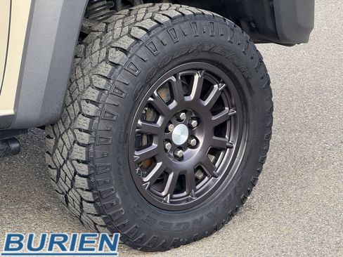 Used 2021 Chevrolet Colorado ZR2 w/ Colorado ZR2 Bison Edition image 25