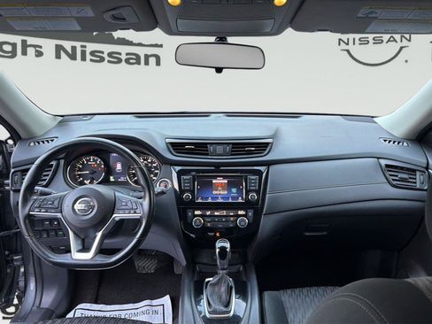 Used 2018 Nissan Rogue SV AWD/4WD image 25