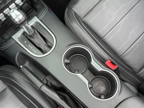 Used 2022 Ford Mustang Premium RWD image 23