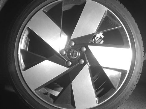 Used 2023 Volvo XC40 Recharge Ultimate w/ Protection Package Premier image 13