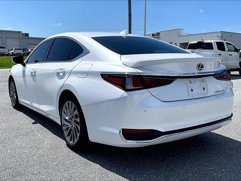 Used 2025 Lexus ES 300h Ultra Luxury w/ Accessory Package (Z2) FWD image 7