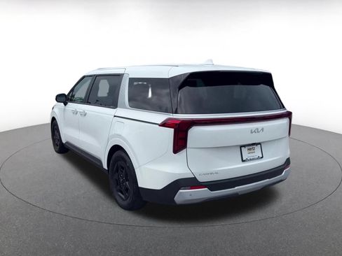 Used 2026 Kia Carnival FWD image 10