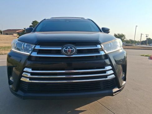 Used 2019 Toyota Highlander Limited AWD/4WD image 8