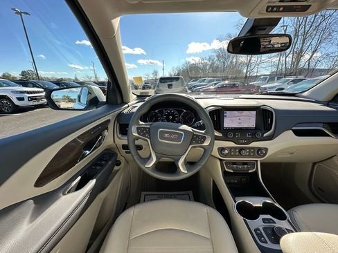 Used 2024 GMC Terrain Denali w/ Denali Premium Package image 17