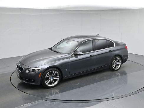 Used 2018 BMW 330e w/ Convenience Package image 43