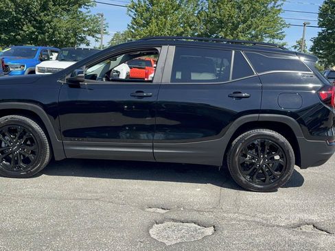 Used 2022 GMC Terrain SLE w/ Driver Convenience Package AWD/4WD image 4