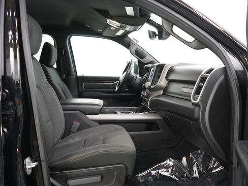 Used 2019 RAM 1500 Big Horn AWD/4WD image 11