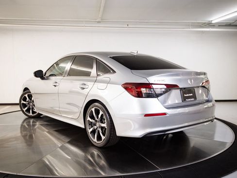 Used 2025 Honda Civic Sport image 3