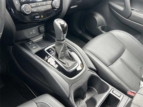 Used 2022 Nissan Rogue Sport SL w/ Premium Package image 29