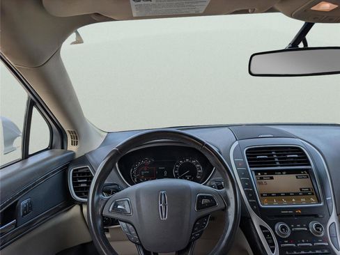 Used 2017 Lincoln MKX Select w/ Select Plus Package image 28