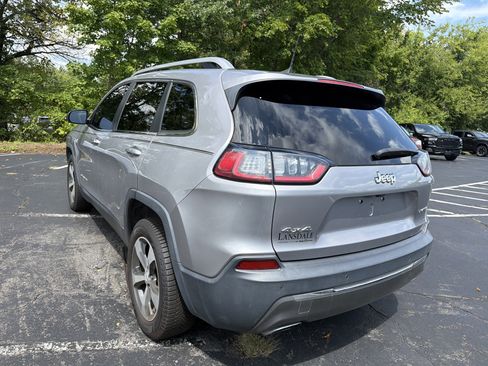 Used 2019 Jeep Cherokee Limited w/ Luxury Group AWD/4WD image 7