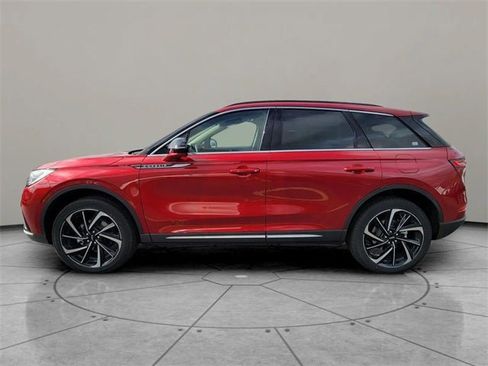 New 2026 Lincoln Corsair Reserve image 6