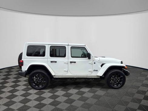 Certified 2025 Jeep Wrangler Unlimited Sahara w/ Safety Group AWD/4WD image 8