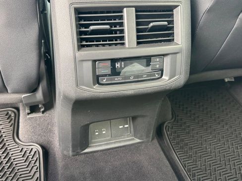 Used 2021 Volkswagen Atlas SEL Premium image 12