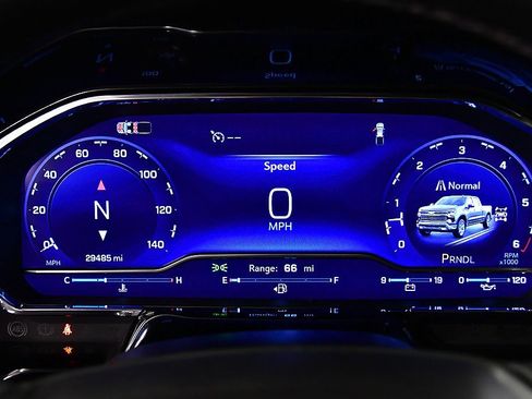 Used 2025 Chevrolet Silverado 1500 LT image 17