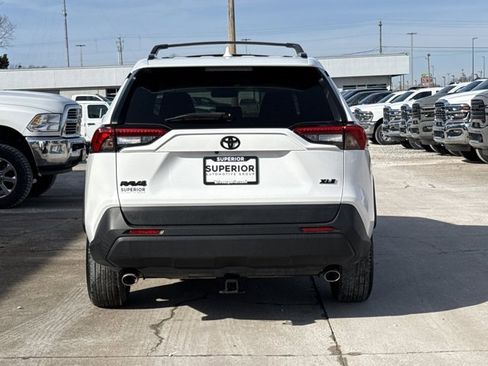 Used 2022 Toyota RAV4 XLE image 4