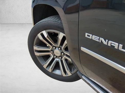 Used 2019 GMC Yukon XL Denali w/ Denali Ultimate Package RWD image 10