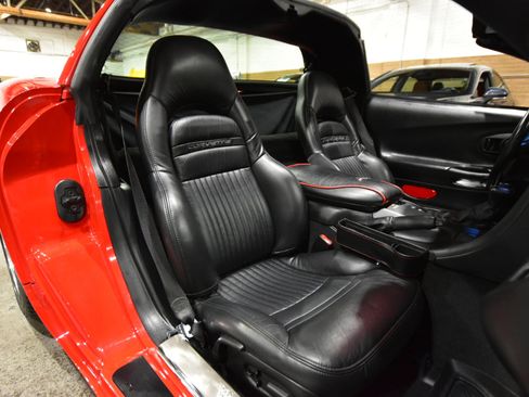 Used 2002 Chevrolet Corvette Coupe w/ Preferred Equipment Group2 image 44