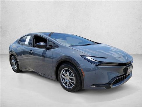 Used 2024 Toyota Prius Limited w/ Limited Premium Package FWD image 3