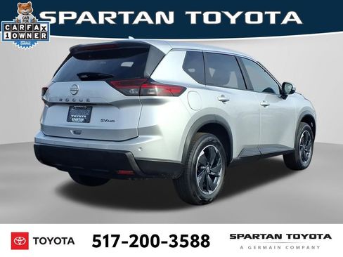 Used 2024 Nissan Rogue SV image 7