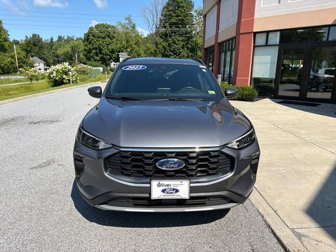 Used 2025 Ford Escape ST-Line AWD/4WD image 2