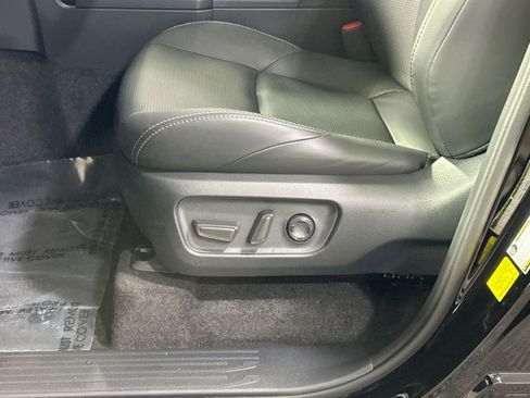 Used 2025 Toyota 4Runner Limited image 14