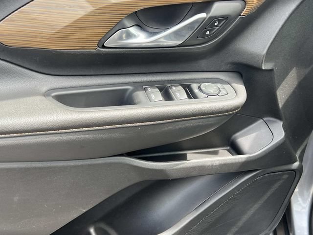 Used 2019 GMC Terrain SLE w/ Driver Convenience Package FWD image 14