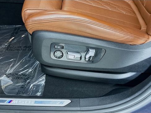 Used 2021 BMW X6 M50i w/ Executive Package image 20