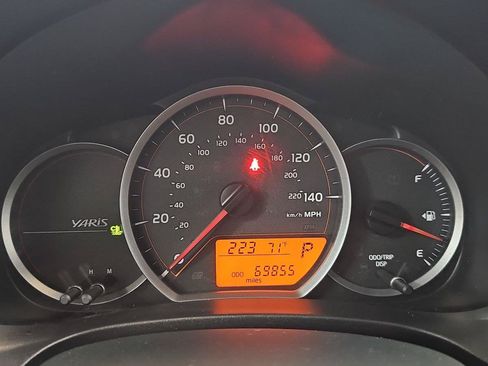 Used 2014 Toyota Yaris LE FWD image 15