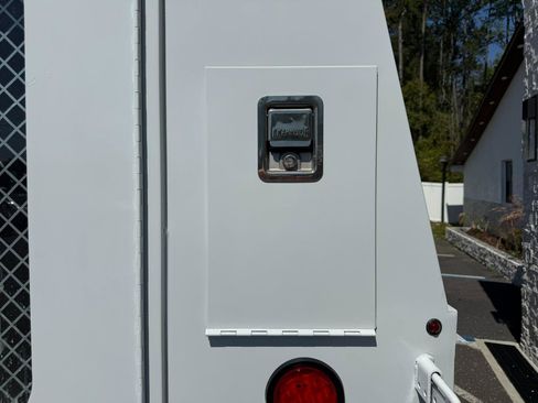 Used 2012 Ford F550 2WD Regular Cab Super Duty image 10